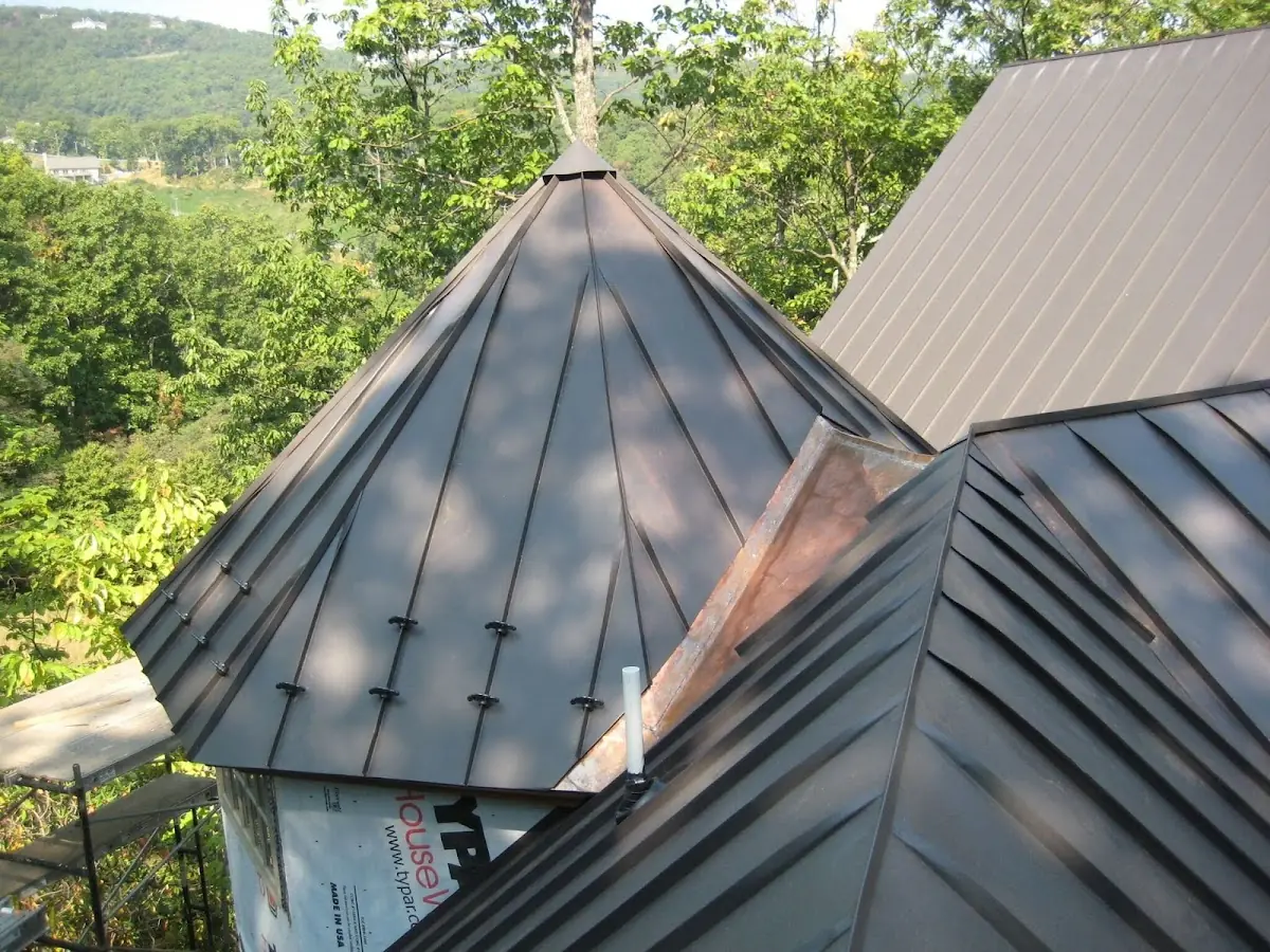Professional Roof Tarp Installation by Craftsman Roofing in Winding Ways